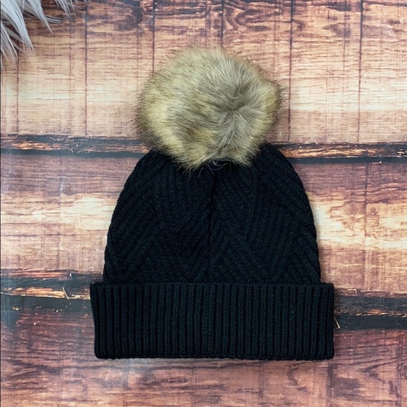 << Black Pom Pom C. C Beanie CC >> - Picture 4 of 4